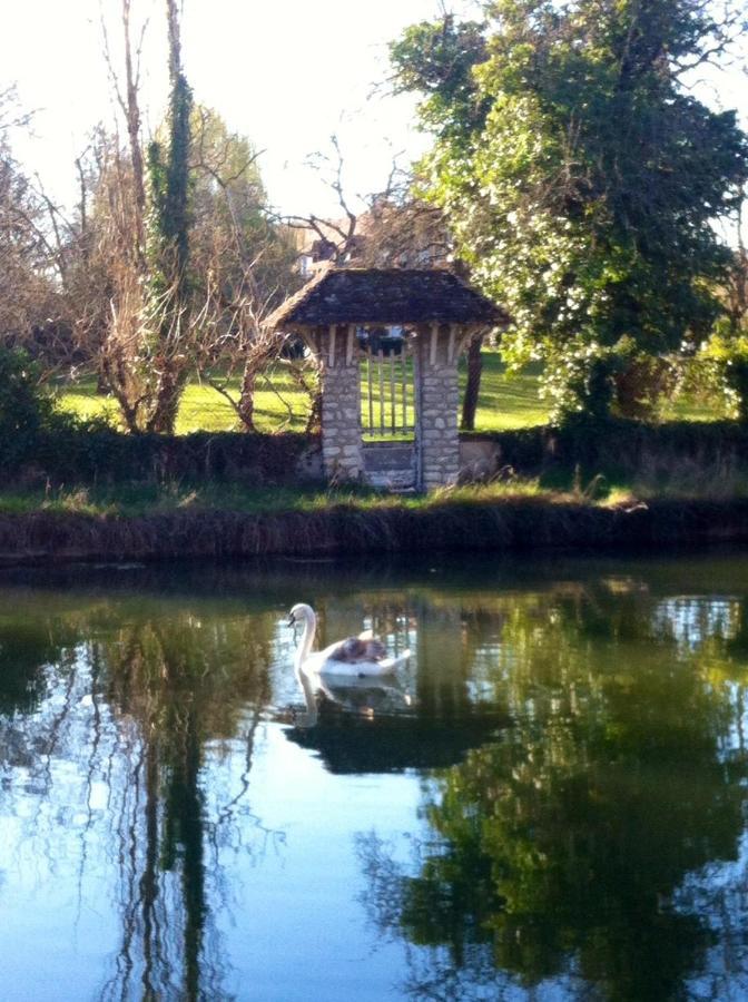 Maison Angulus Ridet Bed & Breakfast Montcresson