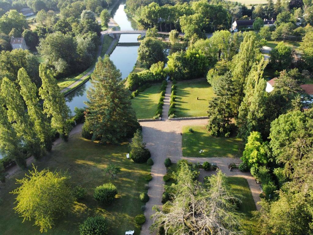 Maison Angulus Ridet Bed & Breakfast *