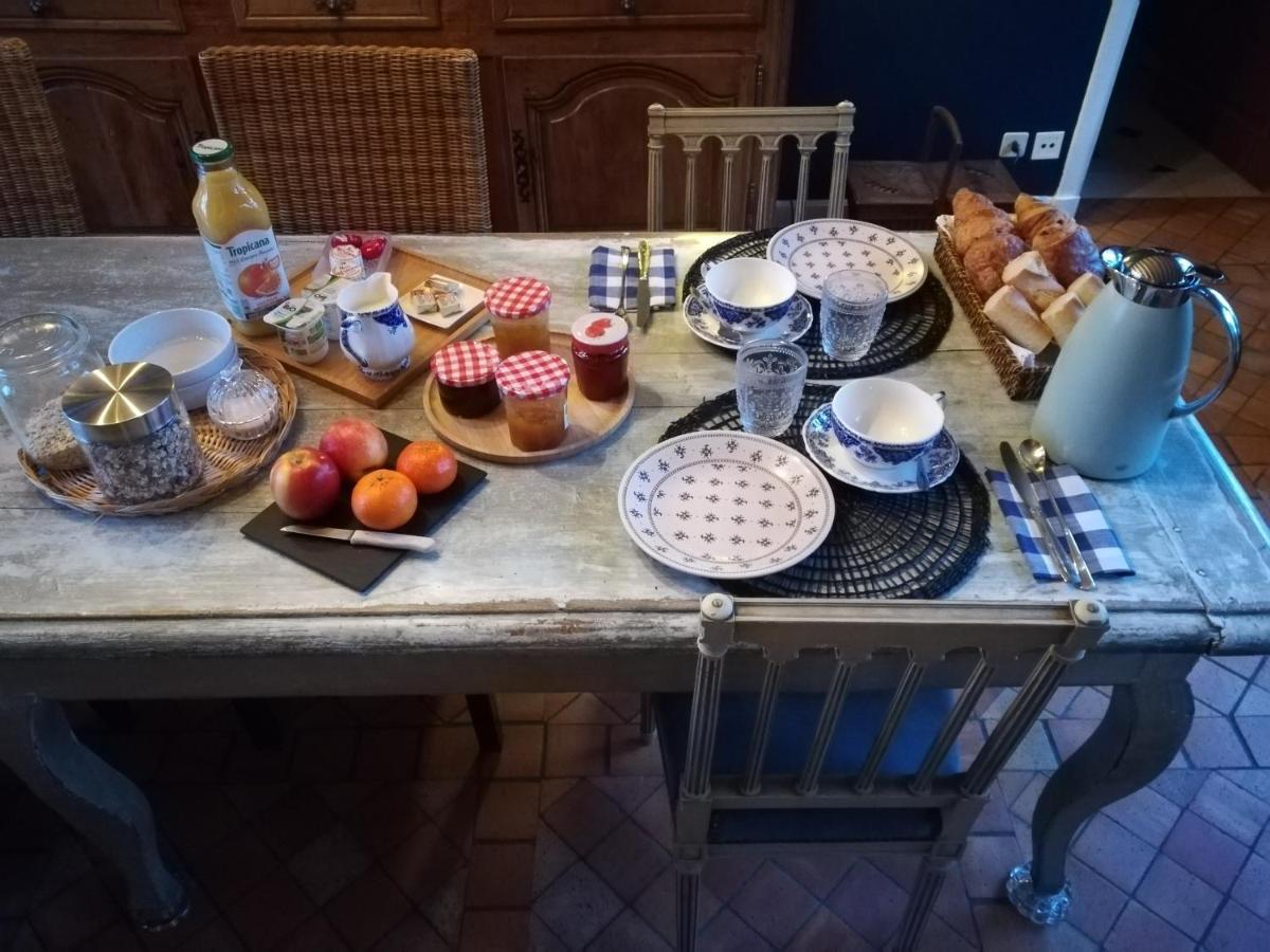 Maison Angulus Ridet Bed & Breakfast Montcresson