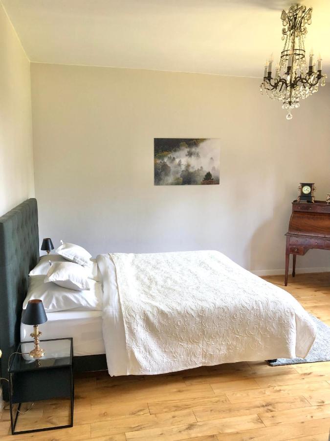 Maison Angulus Ridet Bed & Breakfast Montcresson
